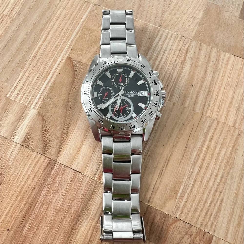 Pulsar mens black dial chronograph dress watch NEW BATTERY